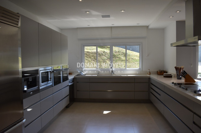 Imagem Casa com 4 Quartos à Venda, 350 m² em Região Do Alto Do Capivari - Campos Do Jordão Imagem Casa com 4 Quartos à Venda, 350 m² em Região Do Alto Do Capivari - Campos Do Jordão