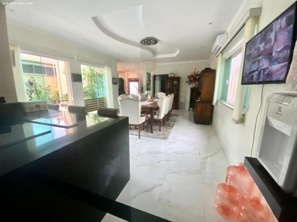 Imagem Casa com 4 Quartos à Venda, 351 m² em Balneario Florida - Praia Grande