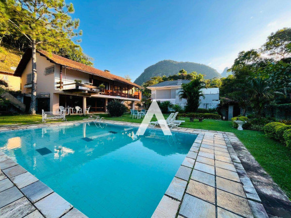 Casa com 4 Quartos à Venda, 280 m² em Comary - Teresópolis