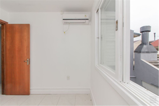 Imagem Casa com 3 Quartos à Venda,  em Hípica - Porto Alegre