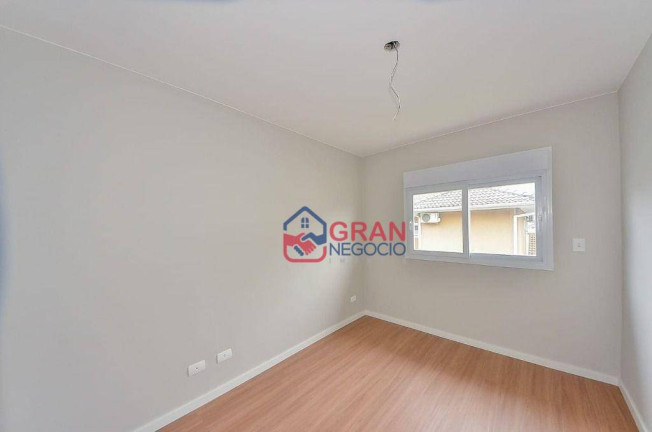 Imagem Sobrado com 3 Quartos à Venda, 121 m² em Xaxim - Curitiba Imagem Sobrado com 3 Quartos à Venda, 121 m² em Xaxim - Curitiba