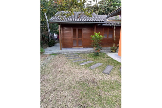 Imagem Casa à Venda, em Canasvieiras - Florianópolis Imagem Casa à Venda, em Canasvieiras - Florianópolis