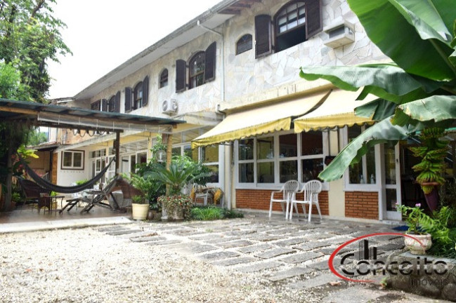 Imagem Casa com 9 Quartos à Venda, 420 m² em Jardim Samambaia - Ubatuba Imagem Casa com 9 Quartos à Venda, 420 m² em Jardim Samambaia - Ubatuba