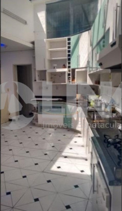 Imagem Casa com 2 Quartos à Venda, 179 m² em Jardim Itu - Porto Alegre Imagem Casa com 2 Quartos à Venda, 179 m² em Jardim Itu - Porto Alegre