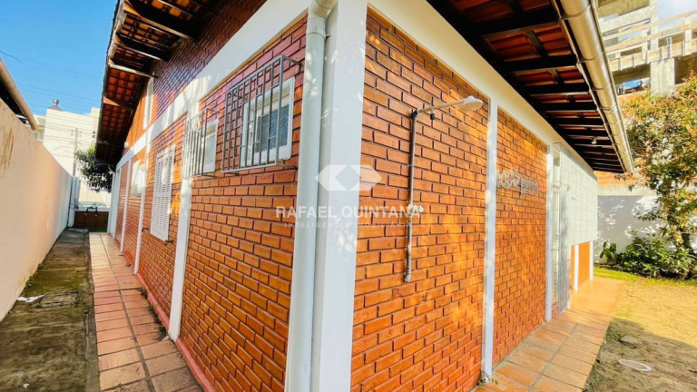 Imagem Casa com 3 Quartos à Venda, 127 m² em Canasvieiras - Florianópolis Imagem Casa com 3 Quartos à Venda, 127 m² em Canasvieiras - Florianópolis