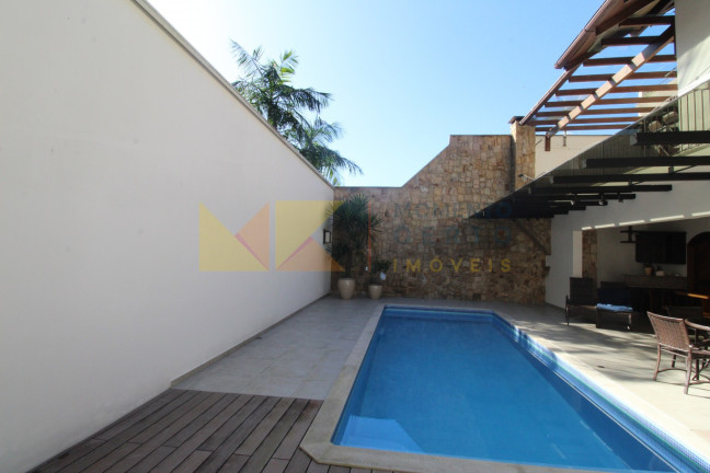 Imagem Casa com 3 Quartos à Venda, 650 m² em Valparaíso - Blumenau