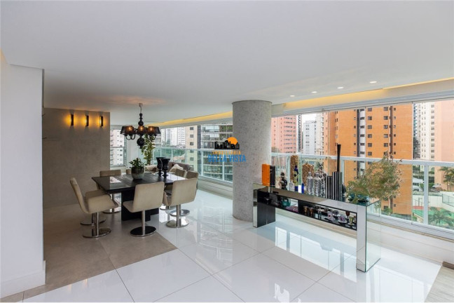Imagem Apartamento com 4 Quartos à Venda,  em Moema - São Paulo