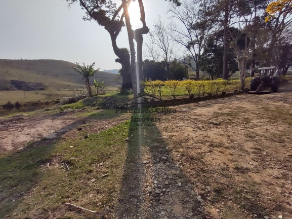 Imagem Imóvel com 3 Quartos à Venda, 1.548.800 m² em Centro - Piquete Imagem Imóvel com 3 Quartos à Venda, 1.548.800 m² em Centro - Piquete