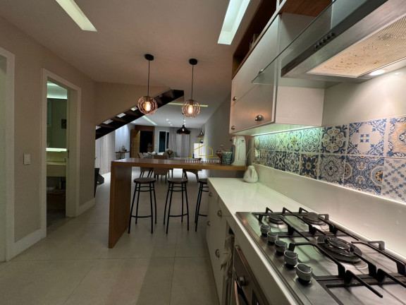 Imagem Casa com 3 Quartos à Venda, 150 m² em Jardim Camburi - Vitória
