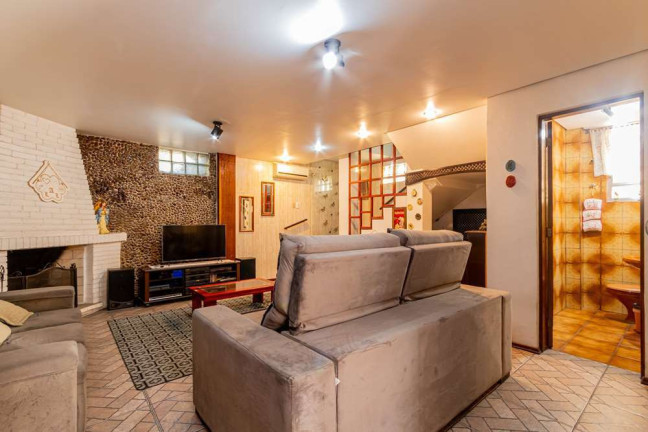 Imagem Casa com 3 Quartos à Venda,  em Medianeira - Porto Alegre