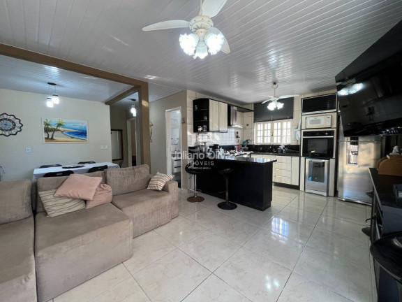 Imagem Sobrado com 6 Quartos à Venda, 163 m² em Barra Do Sai - Itapoá