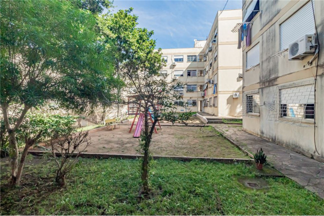 Imagem Imóvel com 2 Quartos à Venda, em Santo Antônio - Porto Alegre Imagem Imóvel com 2 Quartos à Venda, em Santo Antônio - Porto Alegre