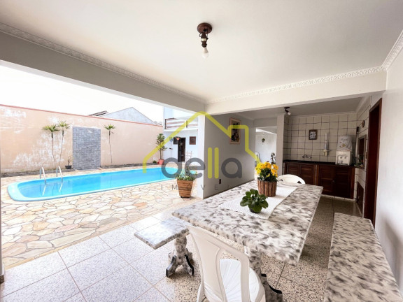 Imagem Casa com 5 Quartos à Venda, 580 m² em Boa Vista - Joinville Imagem Casa com 5 Quartos à Venda, 580 m² em Boa Vista - Joinville