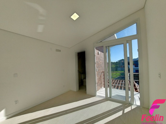 Imagem Casa com 3 Quartos à Venda, 131 m² em Campeche - Florianópolis