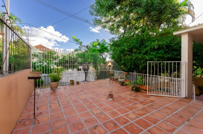 Imagem Casa com 4 Quartos à Venda, 332 m² em Petrópolis - Porto Alegre Imagem Casa com 4 Quartos à Venda, 332 m² em Petrópolis - Porto Alegre