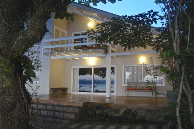 Imagem Casa com 3 Quartos à Venda, em Cacupé - Florianópolis Imagem Casa com 3 Quartos à Venda, em Cacupé - Florianópolis
