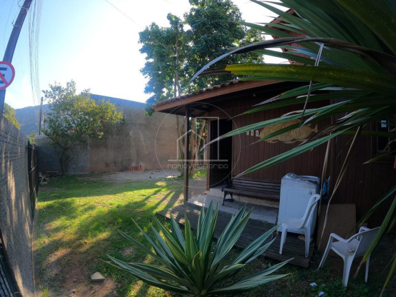 Imagem Casa com 7 Quartos à Venda, 250 m² em São João Do Rio Vermelho - Florianópolis Imagem Casa com 7 Quartos à Venda, 250 m² em São João Do Rio Vermelho - Florianópolis