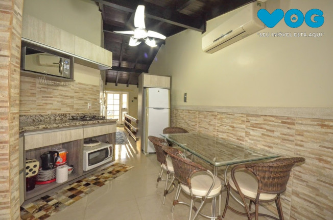 Imagem Casa com 4 Quartos à Venda, 220 m² em Centro Histórico - Porto Alegre