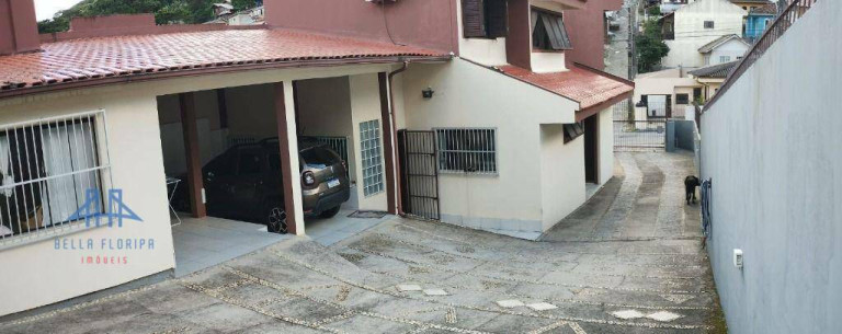 Imagem Casa com 4 Quartos à Venda, 201 m² em Saco Dos Limões - Florianópolis Imagem Casa com 4 Quartos à Venda, 201 m² em Saco Dos Limões - Florianópolis