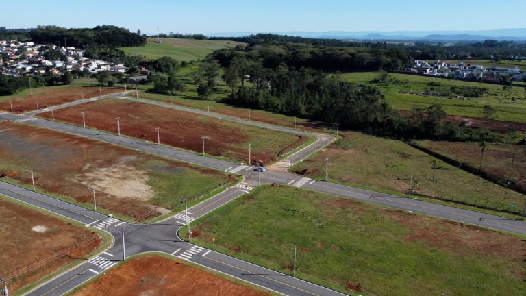 Imagem Terreno à Venda, 361 m² em Primeira Linha - Criciúma