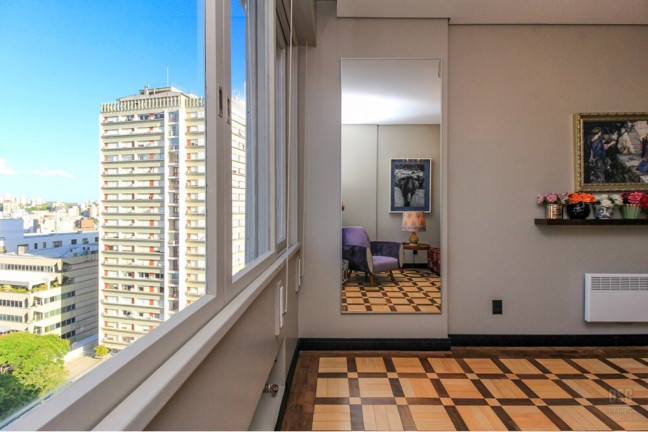 Imagem Imóvel com 4 Quartos à Venda, 221 m² em Independência - Porto Alegre Imagem Imóvel com 4 Quartos à Venda, 221 m² em Independência - Porto Alegre