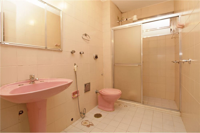 Imagem Imóvel com 3 Quartos à Venda, em Cidade Baixa - Porto Alegre Imagem Imóvel com 3 Quartos à Venda, em Cidade Baixa - Porto Alegre