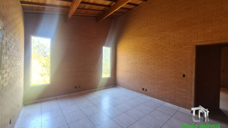 Imagem Imóvel com 3 Quartos à Venda, em Arara Dos Pereiras - Bragança Paulista Imagem Imóvel com 3 Quartos à Venda, em Arara Dos Pereiras - Bragança Paulista