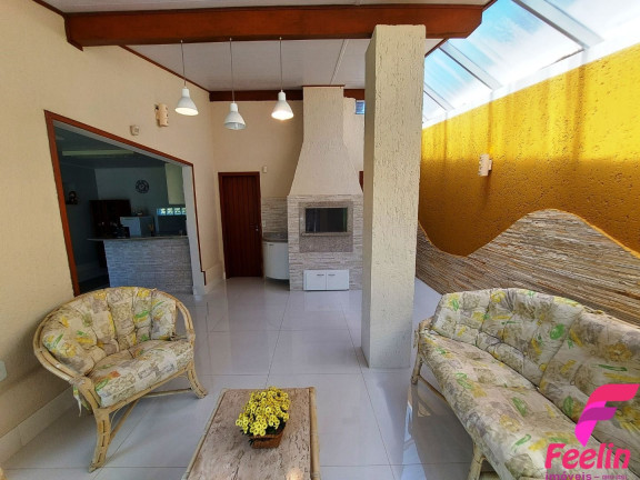 Imagem Casa com 4 Quartos à Venda, 283 m² em Armação - Florianópolis Imagem Casa com 4 Quartos à Venda, 283 m² em Armação - Florianópolis