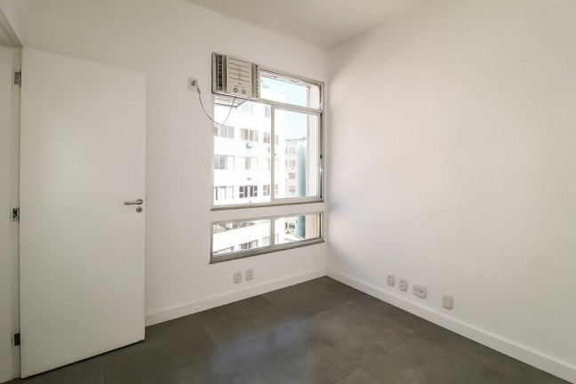 Imagem Imóvel com 2 Quartos à Venda, em Copacabana - Rio De Janeiro Imagem Imóvel com 2 Quartos à Venda, em Copacabana - Rio De Janeiro