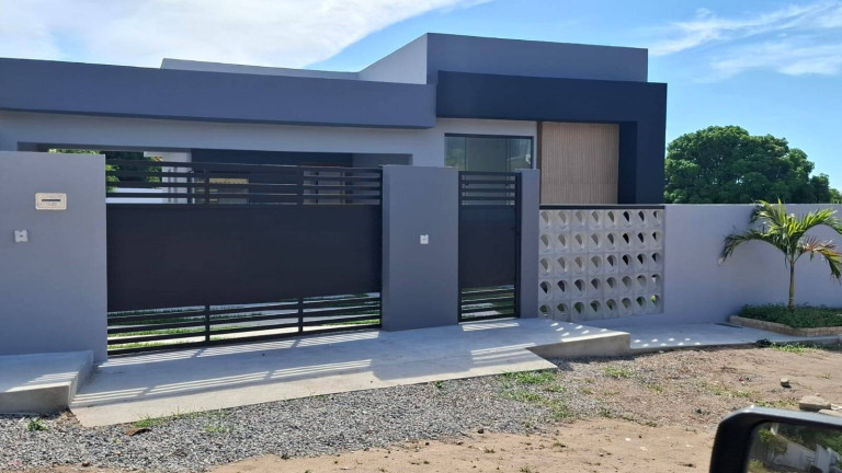 Imagem Casa com 3 Quartos à Venda, 635 m² em Balneario São Pedro - São Pedro Da Aldeia Imagem Casa com 3 Quartos à Venda, 635 m² em Balneario São Pedro - São Pedro Da Aldeia