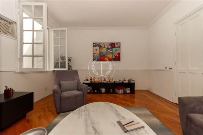 Imagem Casa com 6 Quartos à Venda, 220 m² em Jardim Paulista - São Paulo Imagem Casa com 6 Quartos à Venda, 220 m² em Jardim Paulista - São Paulo