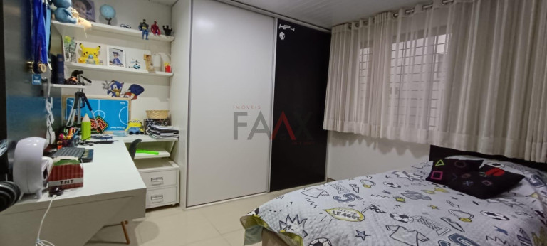 Imagem Casa com 4 Quartos à Venda, 255 m² em Boqueirão - Guarapuava Imagem Casa com 4 Quartos à Venda, 255 m² em Boqueirão - Guarapuava