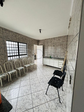Imagem Casa com 3 Quartos à Venda, 175 m² em Vila Yamada - Araraquara Imagem Casa com 3 Quartos à Venda, 175 m² em Vila Yamada - Araraquara