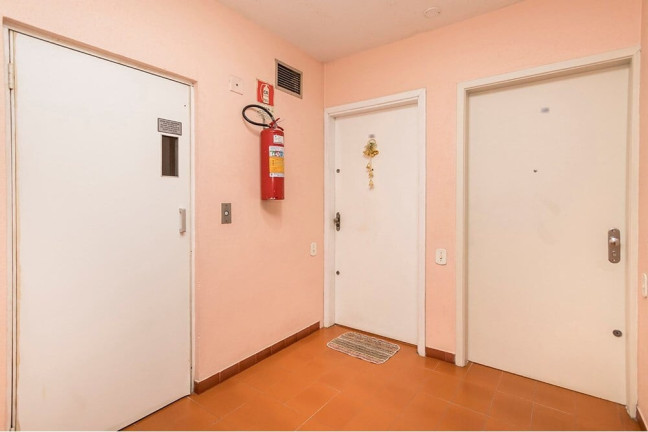 Imagem Imóvel com 2 Quartos à Venda, 77 m² em Cristo Redentor - Porto Alegre Imagem Imóvel com 2 Quartos à Venda, 77 m² em Cristo Redentor - Porto Alegre