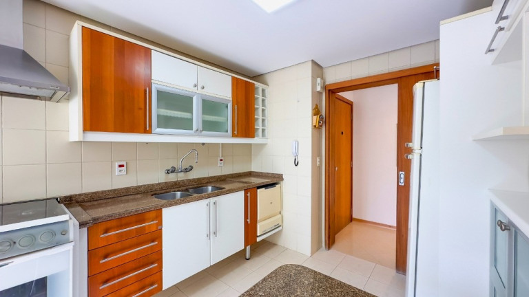 Imagem Imóvel com 3 Quartos à Venda, 117 m² em Higienópolis - Porto Alegre Imagem Imóvel com 3 Quartos à Venda, 117 m² em Higienópolis - Porto Alegre