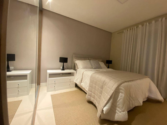 Imagem Casa com 5 Quartos à Venda, em Centro - Xangri-lá Imagem Casa com 5 Quartos à Venda, em Centro - Xangri-lá