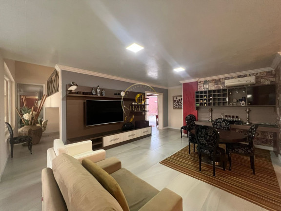 Imagem Casa com 8 Quartos à Venda, 700 m² em Guarujá Imagem Casa com 8 Quartos à Venda, 700 m² em Guarujá
