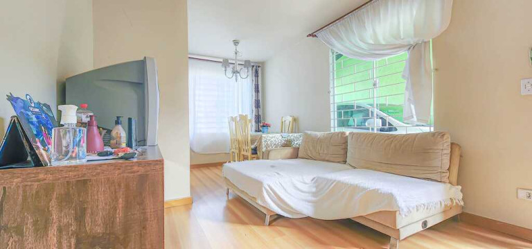 Imagem Casa com 3 Quartos à Venda, 70 m² em Boqueirão - Curitiba Imagem Casa com 3 Quartos à Venda, 70 m² em Boqueirão - Curitiba