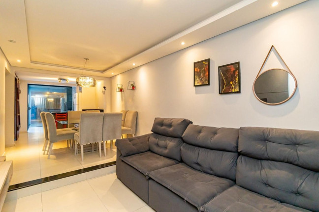 Imagem Casa com 3 Quartos à Venda, 135 m² em Jardim Das Américas - Curitiba Imagem Casa com 3 Quartos à Venda, 135 m² em Jardim Das Américas - Curitiba