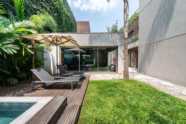 Imagem Casa com 3 Quartos à Venda, 628 m² em Alto De Pinheiros - São Paulo