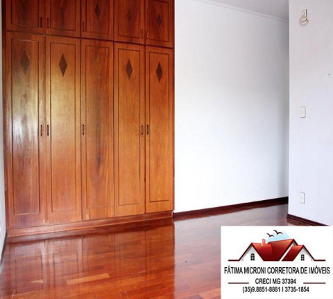 Imagem Casa com 3 Quartos à Venda, 250 m² em Centro - Caldas Imagem Casa com 3 Quartos à Venda, 250 m² em Centro - Caldas