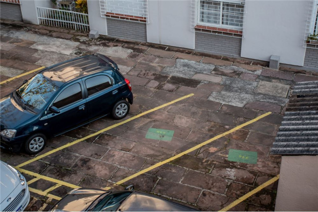 Imagem Imóvel com 2 Quartos à Venda, em Passo Da Areia - Porto Alegre Imagem Imóvel com 2 Quartos à Venda, em Passo Da Areia - Porto Alegre