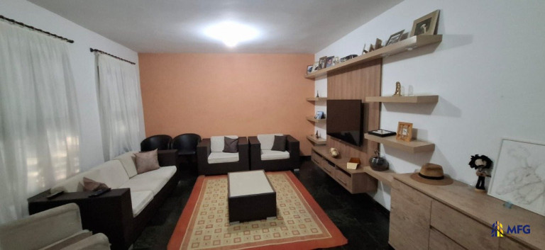 Sobrado com 3 Quartos à Venda, 130 m² em Jardim São Guilherme - Sorocaba