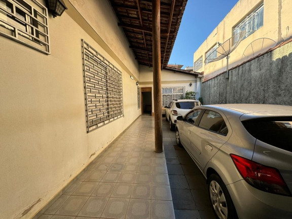 Imagem Casa com 3 Quartos à Venda, 210 m² em Setor Campinas - Goiânia Imagem Casa com 3 Quartos à Venda, 210 m² em Setor Campinas - Goiânia