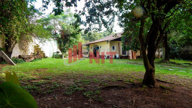 Imagem Terreno à Venda, 750 m² em Maria Paula - Niterói