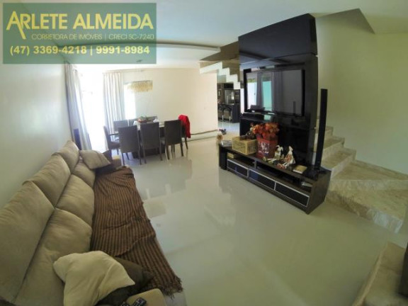 Casa com 3 Quartos à Venda, 400 m² em Centro - Porto Belo