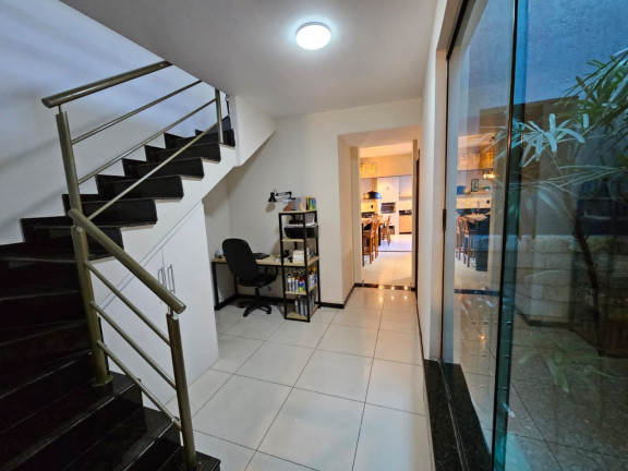 Imagem Casa com 3 Quartos à Venda, 180 m² em Cabral - Contagem Imagem Casa com 3 Quartos à Venda, 180 m² em Cabral - Contagem