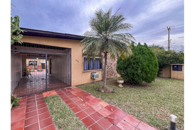 Casa com 3 Quartos à Venda,  em Igara - Canoas