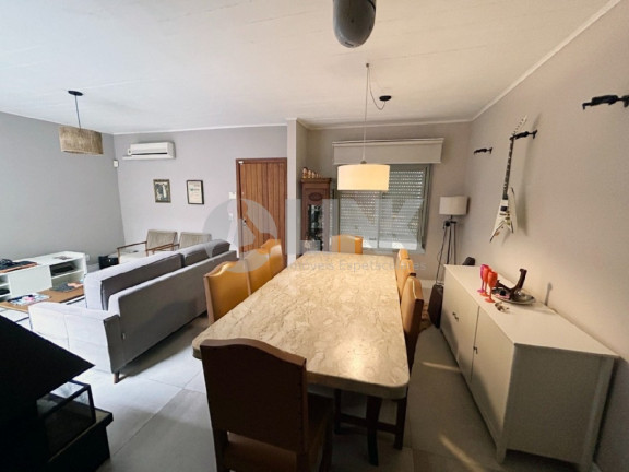 Imagem Casa com 3 Quartos à Venda, 174 m² em Vila Jardim - Porto Alegre