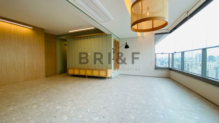 Apartamento com 3 Quartos à Venda ou Locação, 131 m² em Brooklin - São Paulo